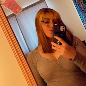 Meet your Posher, Raechelle